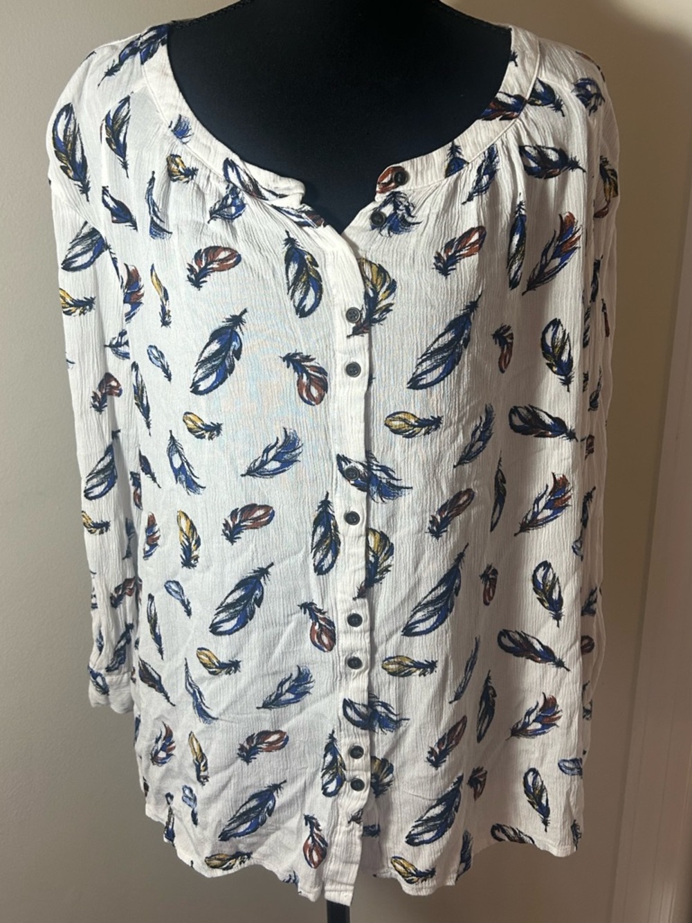 a.n.a Ivory Button-Front Blouse with Feather Print